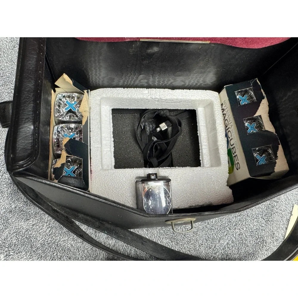 Vintage Kodak Instamatic X-15 Camera w Case Flash Cubes Kit 1970s USA